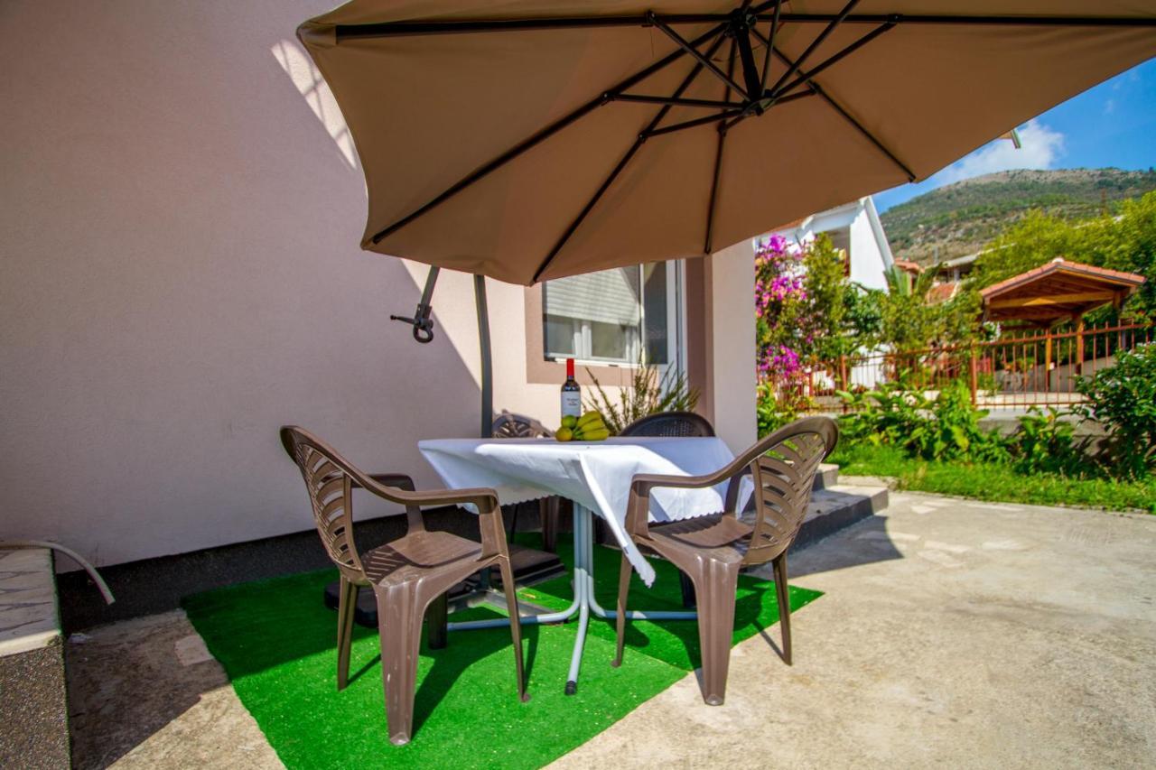 Belane Apartments Tivat Exterior photo